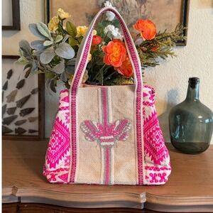 Express Edit Tote Bag Womens Medium Pink NWT Beaded Bee Woven